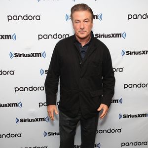 Mit Baldwin-Filmwaffe wurde morgens auf Dosen geschossen