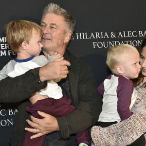 Nach Schuss-Tragödie: Alec Baldwin mit Familie gesichtet