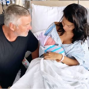 "Er ist perfekt": Alec und Hilaria Baldwin wieder Eltern