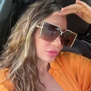 Alessia Herren happy: Sie ist die Schwangerschaftspfunde los