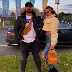 So süß umsorgt ihr Partner die schwangere Alessia Herren!