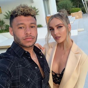 Ein Antrag an Weihnachten? Perrie Edwards hofft wohl drauf!