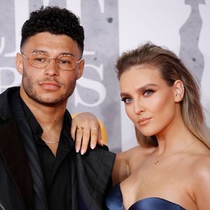 Perrie Edwards und Alex Oxlade-Chamberlain sind verlobt!