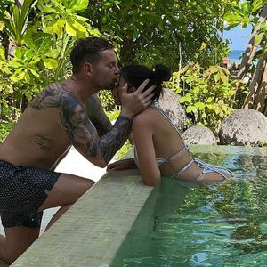 Paola Maria erklärt Story um Alex' Tattoo von ihrem Gesicht