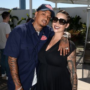 Schwangere Amber Rose rockt knutschend Leo-Look-Einteiler!