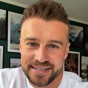 Wo sind die Locken hin? Alex Hindersmann war beim Friseur
