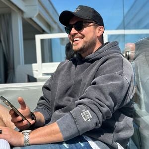 Sieht Alexander Hindersmanns Baby Mama oder Papa ähnlicher?