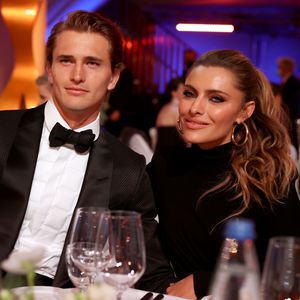 "Neue, schöne Erfahrung": Sophia Thomalla schwärmt von Alex
