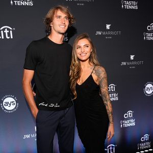 Haarige Wette: Sophia Thomalla zieht ihren Alexander auf