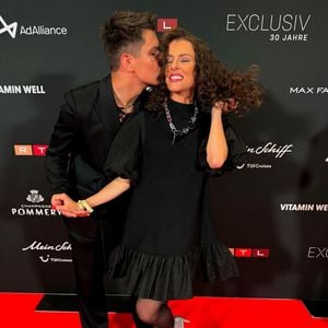 Kurz nach Geburt: Patricija Ionel posiert auf dem Red Carpet