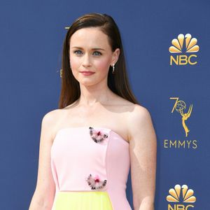 Neue Emmy-Regeln: Alexis Bledel zieht Nominierung zurück