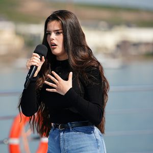 Verwirrender Moment: DSDS-Alia bekommt Wendlers goldene CD