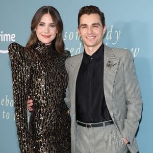 Hotel-Flitzer: Alison Brie zieht für Mann Dave Franco blank