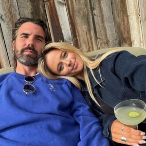 Emily Atack & Alistair teilen süßen Hochzeitsmoment mit Sohn