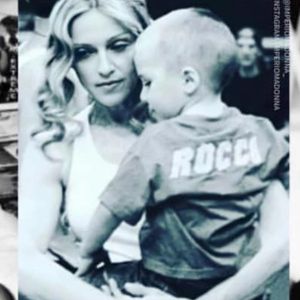 Zum 21. Geburtstag: Madonna teilt zahlreiche Fotos von Sohn