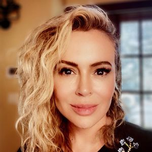 Nach Autounfall: Alyssa Milano gibt Update zu ihrem Onkel