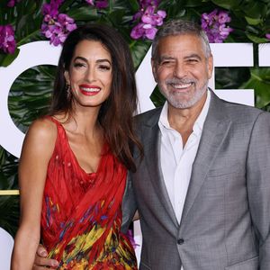 Zuckersüß: George und Amal Clooney turteln bei Kinopremiere