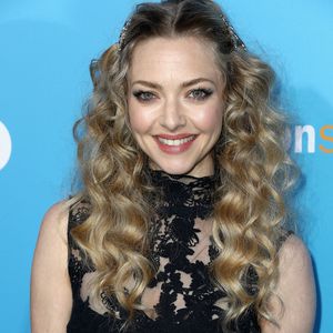 Kaum zu glauben: Amanda Seyfrieds Kleid besteht aus Müll