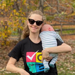 Nach Geburt: Amanda Seyfried wollte Doula-Ausbildung machen