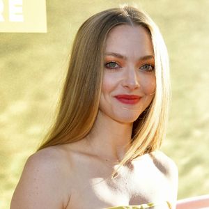 Ganz ungeschönt: Amanda Seyfried zeigt ihre Hautkrankheit