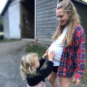 Nach Entbindung: Amanda Seyfried teilt Babybauch-Pic