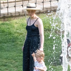 Nach Hollywood-Flucht: Amber Heard mit Tochter gesichtet