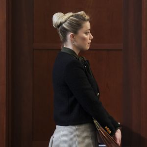 Üble SMS von Johnny Depp vorgelesen: Amber Heard weinte fast