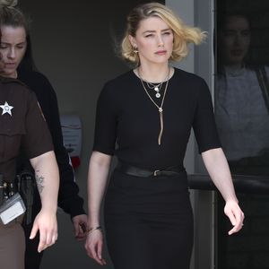 Amber Heard bittet Richter, Versicherungsklage abzuweisen!