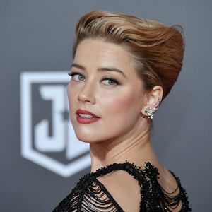 Packt sie aus? Amber Heard möchte wohl Memoiren schreiben