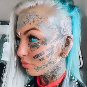 Nach Augapfel-Tattoo: Influencerin war für drei Wochen blind