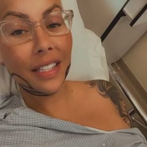 Amber Rose offenbart OP-Geheimnis kurz nach der Geburt