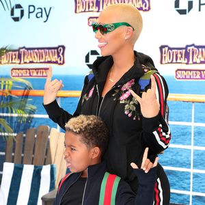 Jetzt "Lolli-Narben"? Amber Rose will XL-Boobs verkleinern!