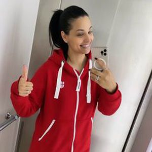 Wie in "Haus des Geldes": Amira Pocher zeigt Wochenbett-Look