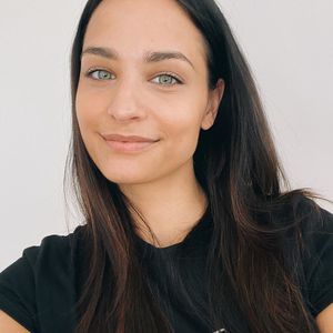 Stolze Mama! Amira Pochers Sohn kann jetzt schon laufen