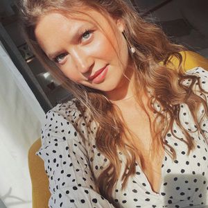 "Alles was zählt"-Star Amrei Haardt wird zum ersten Mal Mama