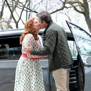 Amy Adams und Patrick Dempsey knutschen am "Verwünscht"-Set