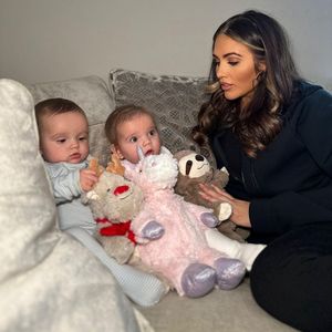 Großes Fest: Amy Childs feiert erstes Weihnachten mit Twins