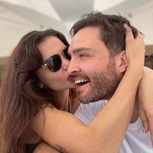 Zuckersüß: Ed Westwick teilt Selfies mit seiner Freundin