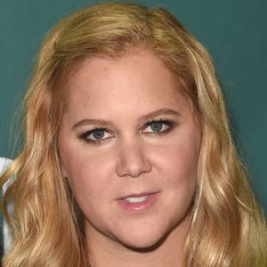 Magen verdorben! Amy Schumer postet Pic aus dem Krankenhaus