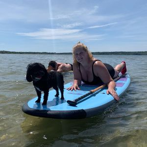 Nach Geburt: Amy Schumer zeigt sich glücklich im Badeanzug