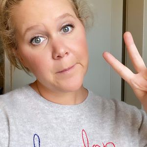 Süß: Hier sieht Gene (1) Mama Amy Schumer erstmals im TV