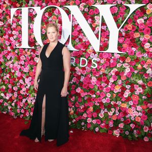Richtig rund: Bald-Mama Amy Schumer zeigt ihren Babybauch
