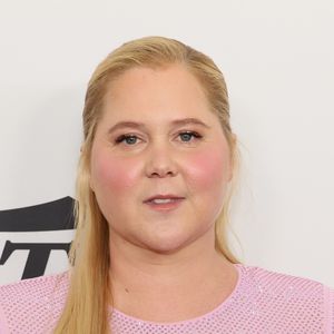 Amy Schumers Film "Kinda Pregnant" dominiert auf Netflix
