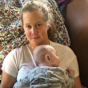 Darum will Amy Schumer ihrem Kind die Brust nicht mehr geben