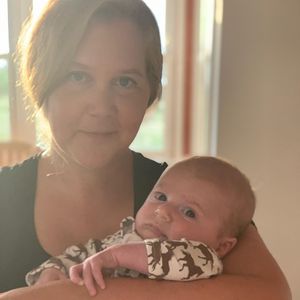 Amy Schumer stolz: Sie und ihr Baby für Emmy nominiert!