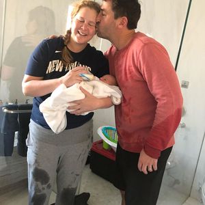Am Geburtstag vom Sohn: Amy Schumer widmet Mann süße Zeilen