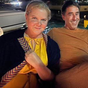 So süß gratuliert Amy Schumer ihrem Ehemann zum Geburtstag
