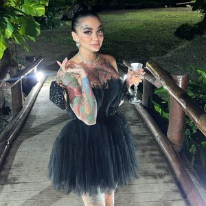 Brasilianische Influencerin Ana B stirbt nach Schönheits-OP