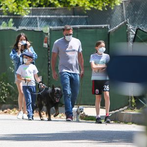 Ben Afflecks Freundin Ana "kommt super" mit seinen Kids aus!