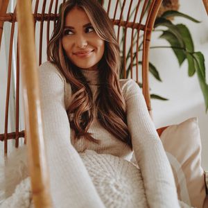 Ana Johnson ist schwanger: Diese Promis freuen sich mit ihr!
